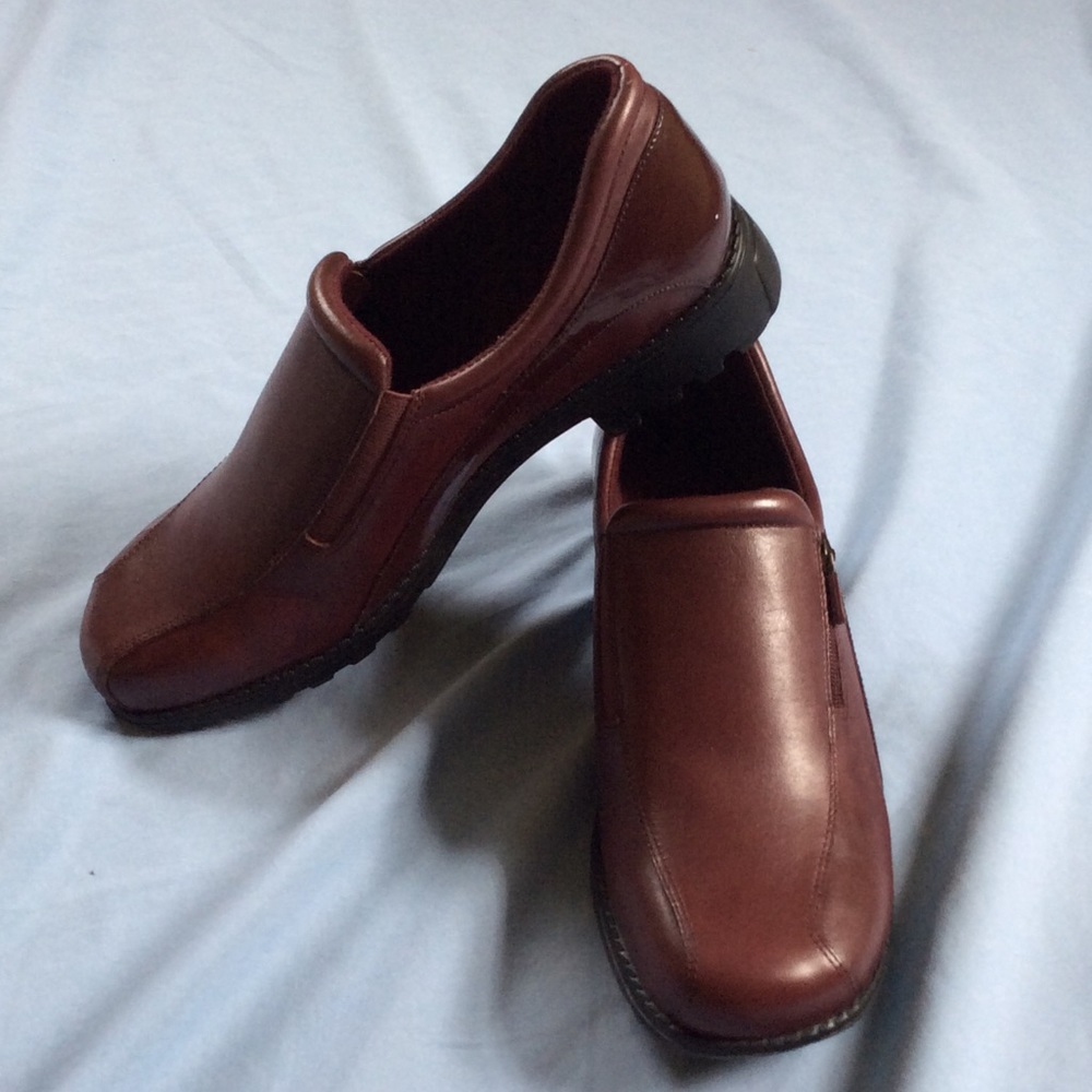 New Leather Shoes Slip-On Maroon Women’s Wine 9.5 Shoes NIB!